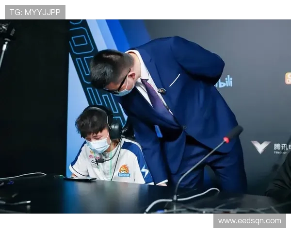 主角意外穿越成为足球明星开启传奇人生逆袭之路