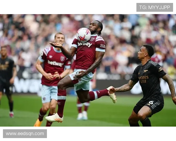 全球足球明星阵容全面解析与各位置选手精彩介绍 全球足球明星阵容全面解析与各位置选手精彩介绍