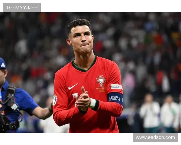 全球顶尖足球明星的品质与成就解析与比较