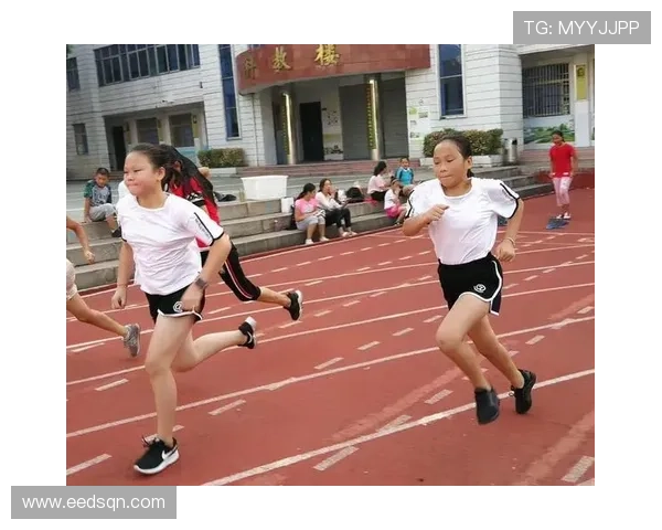 李娜专访：从绿茵场到人生舞台的足球旅程回顾与感悟