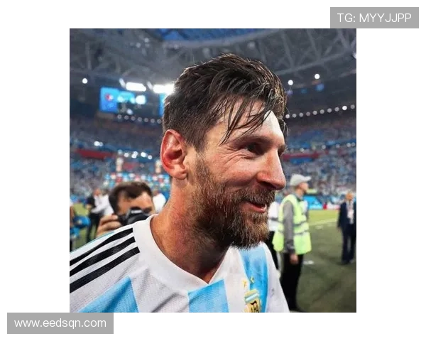 帅气头像足球明星展现风采与魅力的完美结合与精彩瞬间